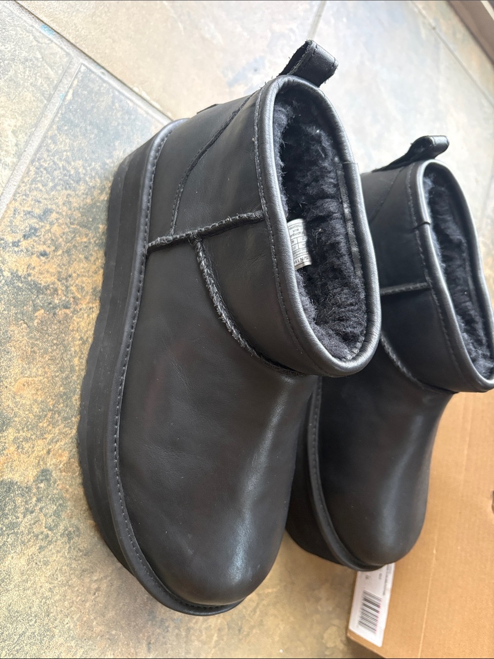 UGG Classic Ultra Mini Platform Boot - Black